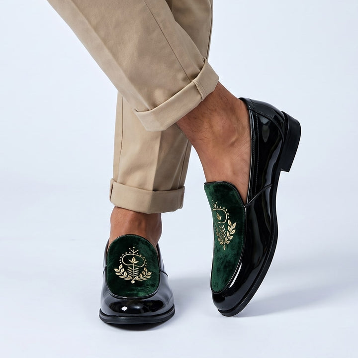 Alderic | Distinguished Crest Loafers